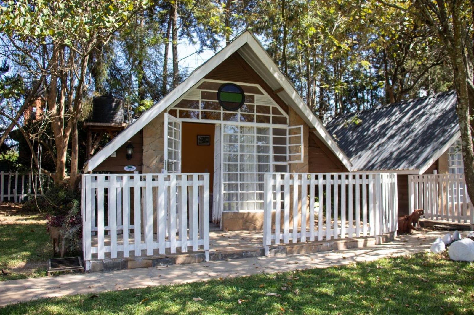 Camp Mahon Gardens Hotel Nanyuki Exterior foto